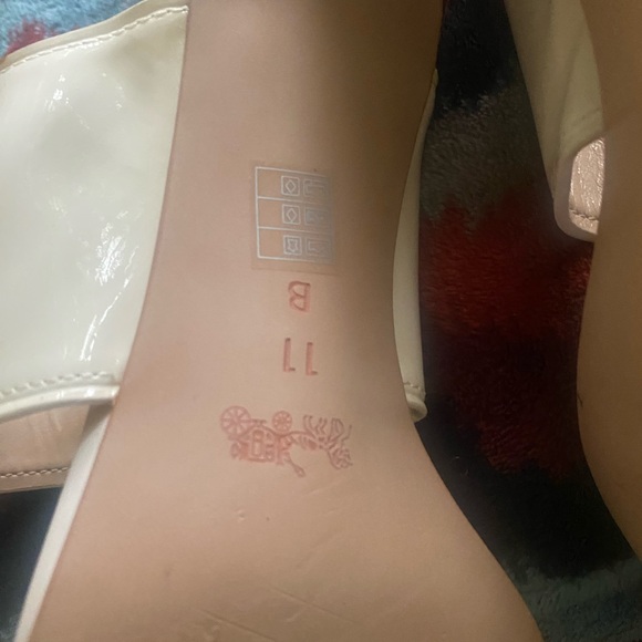 Coach Elegant Cream Slingback Heels - Picture 4 of 8